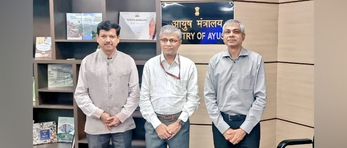  <div style="fcolor: #fff; font-weight: 600; font-size: 1.5em;">
<p style="font-size: 13.8px;">Ambassador Pankaj Sharma had a meeting with Shri Rajesh Kotecha, Secretary & Dr.Manoj Nesari, Advisor at Ministry of AYUSH, in New Delhi.

They discussed the continuing collaborations in traditional medicine & Ayurveda with Mexico & the ways of enhancing this cooperation. 

<br /><span style="text-align: center;">12 July 2022</span></p>
</div>